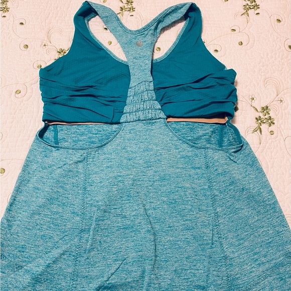 Lululemon Turbo Tank Size 6. - Picture 2 of 4